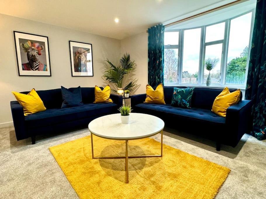 Bournemouth Getaway: 3Br Apartment Near Beach Exterior photo